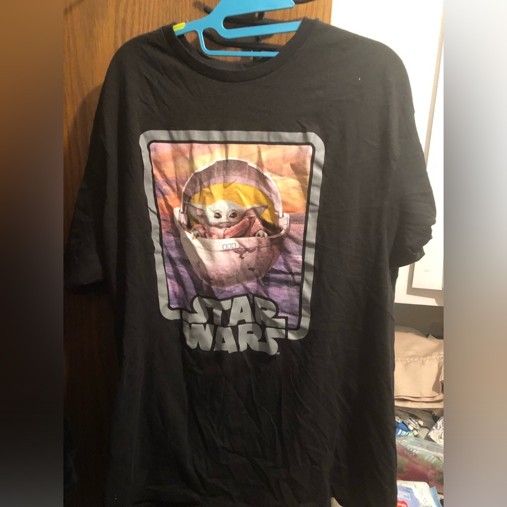 Star Wars Baby Yoda Tee- 692 *tee deal $25 or $20 w/offer - Picture 1 of 4